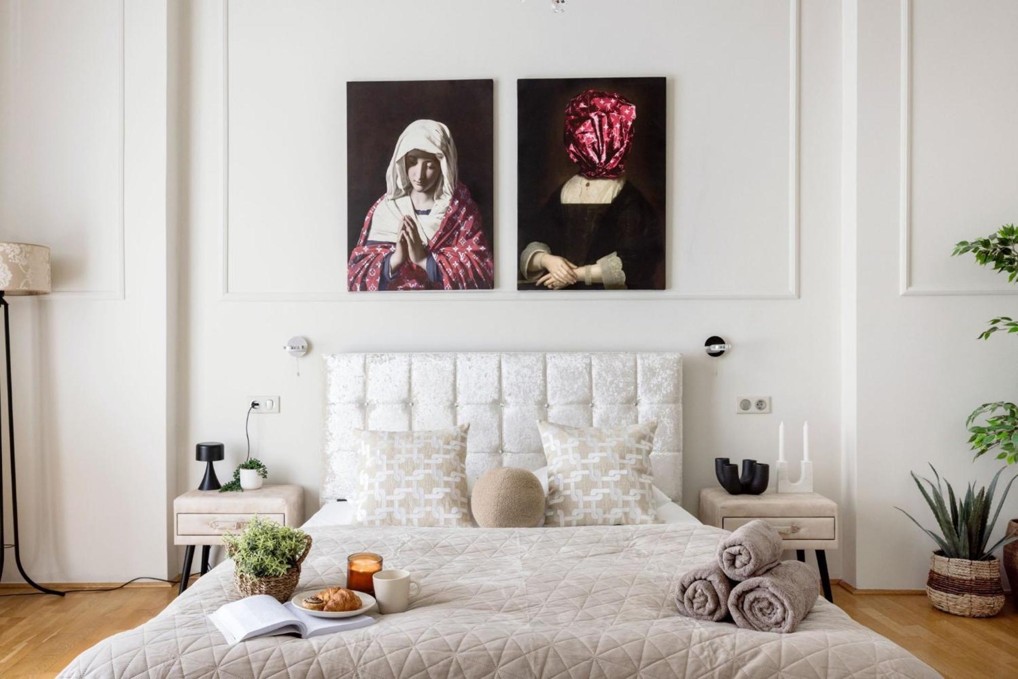 Timeless Elegant Apartment By Opera House Budapest Bagian luar foto