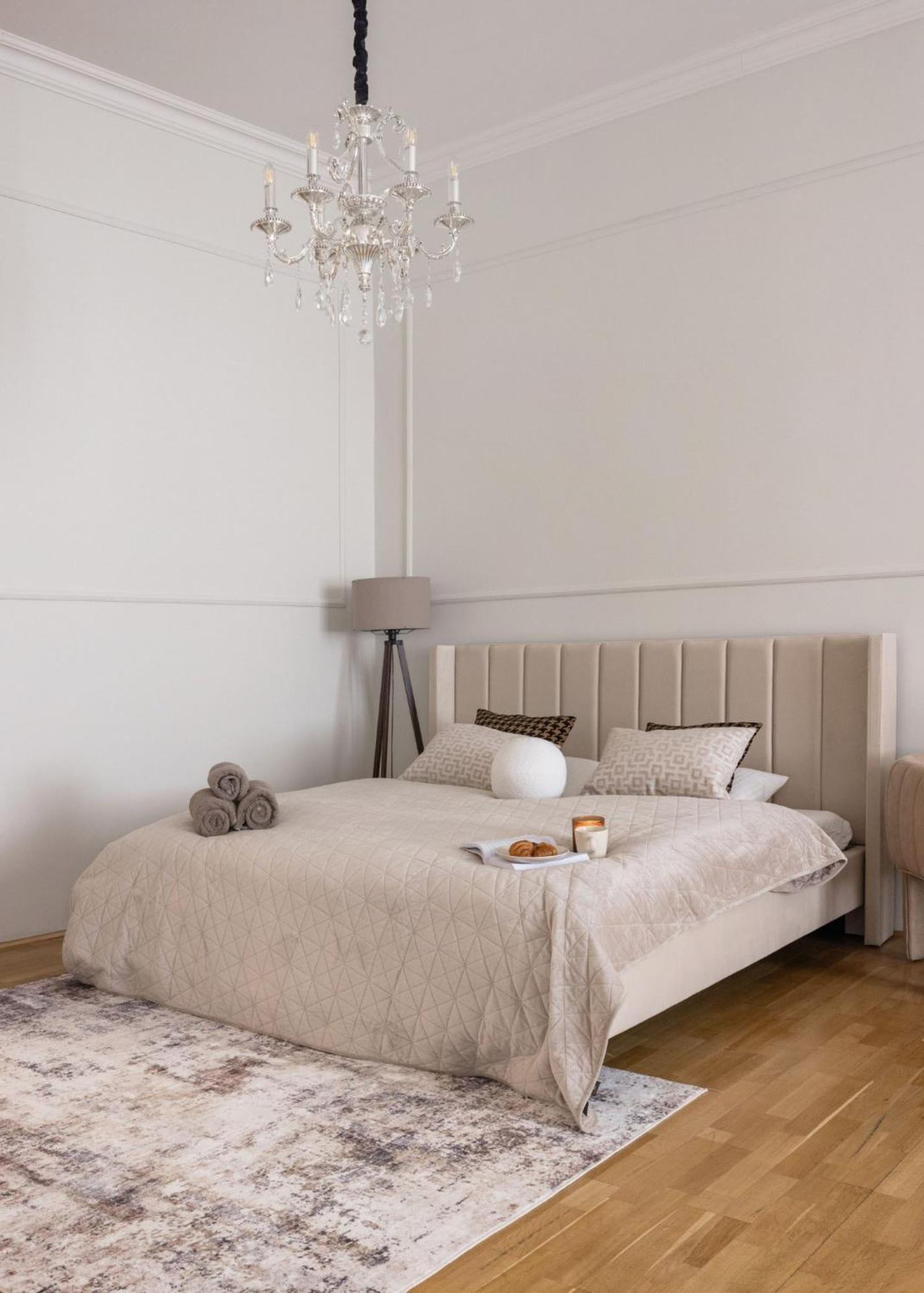 Timeless Elegant Apartment By Opera House Budapest Bagian luar foto