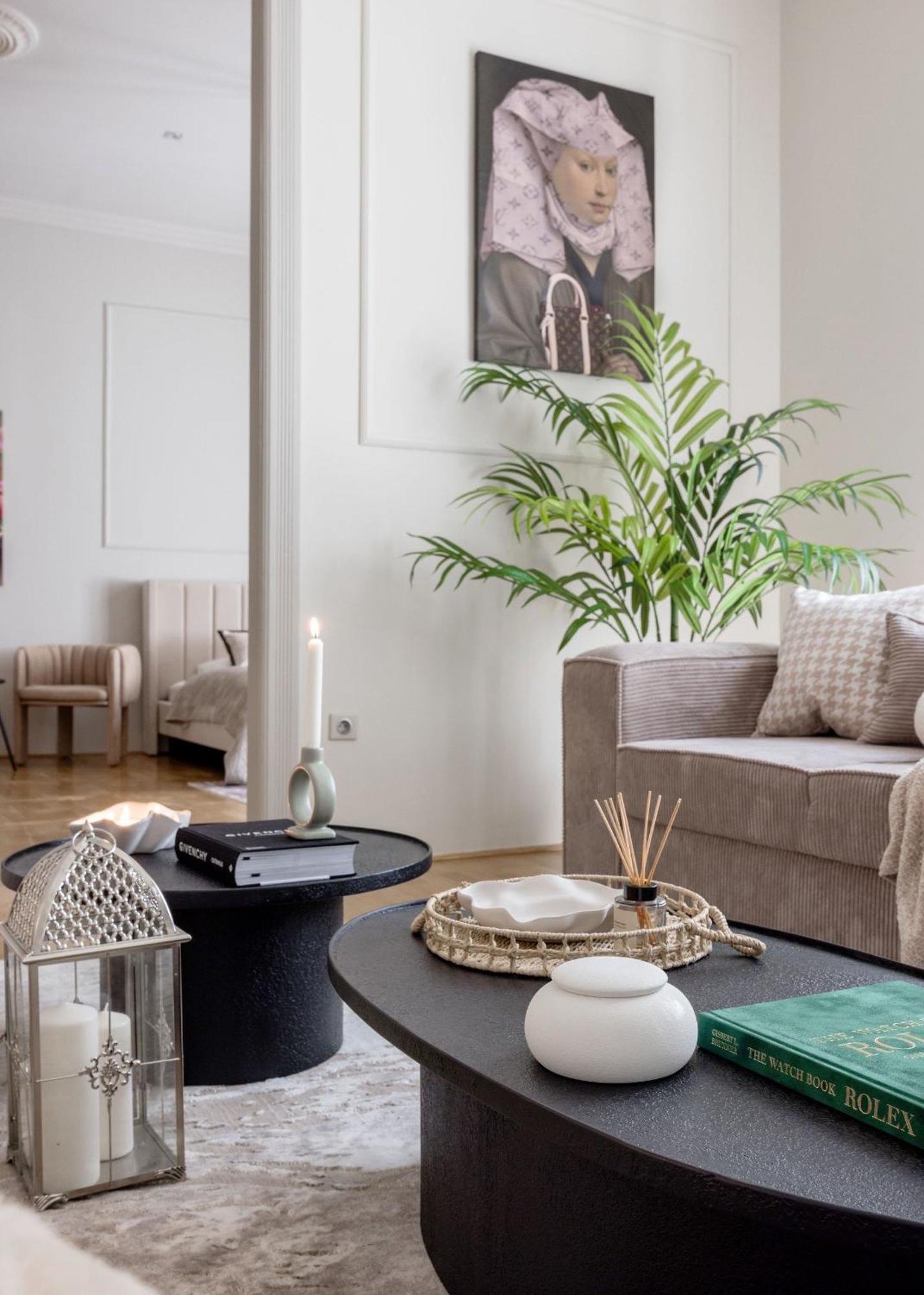 Timeless Elegant Apartment By Opera House Budapest Bagian luar foto